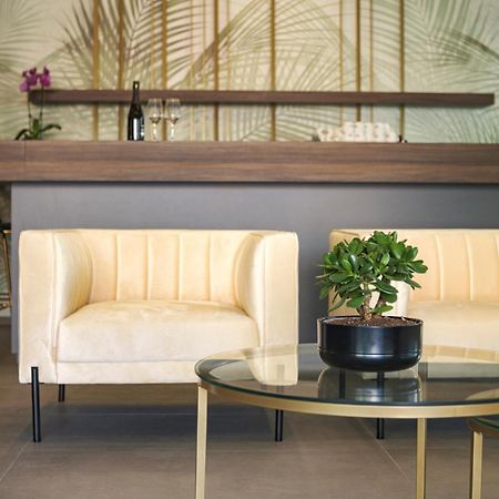 ريميني Residence Goldoni6 Suite Apartment المظهر الخارجي الصورة
